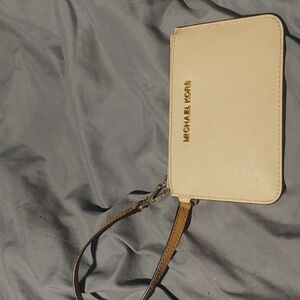 Michael kors wristlet
